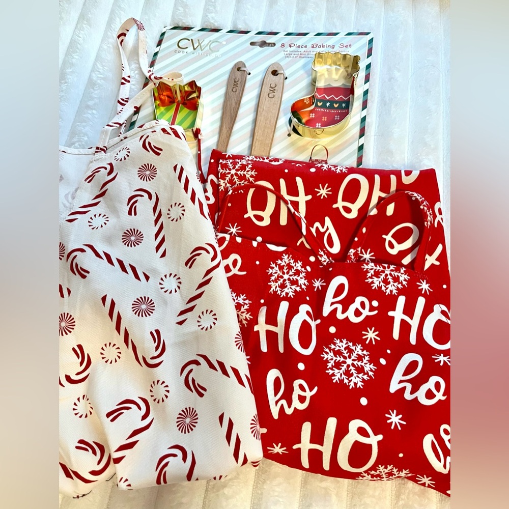 CWC Holiday Baking Set with Red and Green Accents - Picture 8 of 8